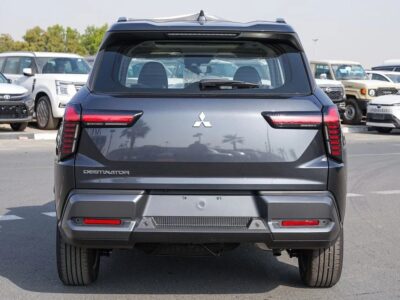 2026 Mitsubishi Destinator 1.5-liter turbocharged 4-cylinder Petrol Engine Grey SUV GCC