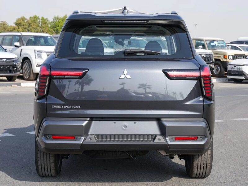 2026 Mitsubishi Destinator 1.5-liter turbocharged 4-cylinder Petrol Engine Grey SUV GCC