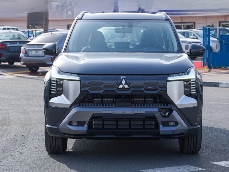2026 Mitsubishi Destinator 1.5-liter turbocharged 4-cylinder Petrol Engine Grey SUV GCC