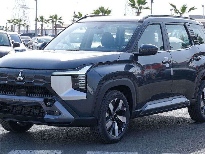 2026 Mitsubishi Destinator 1.5-liter turbocharged 4-cylinder Petrol Engine Grey SUV GCC