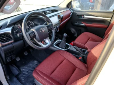 2026 Toyota Hilux DC 2.7 L 4-cylinder Petrol Dual VVT-i Engine White Red Pickup Truck GCC
