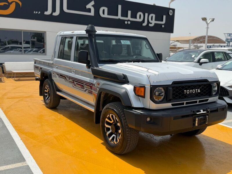 2024 Toyota Land Cruiser 79 4.0 Litres V6 Petrol Engine Silver Grey Pickup Truck Automatic DC