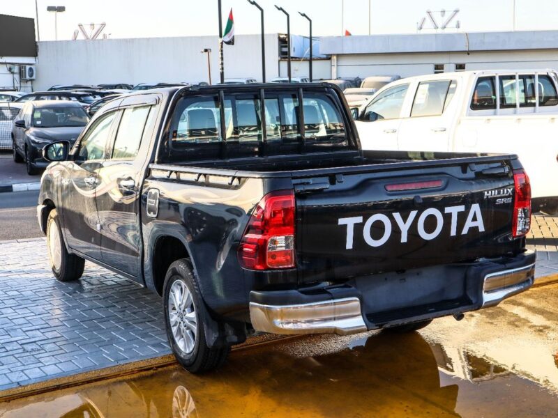 2026 Toyota Hilux DC MT 2.7 L 4-cylinder Petrol Dual VVT-i Engine Black Pickup Truck GCC