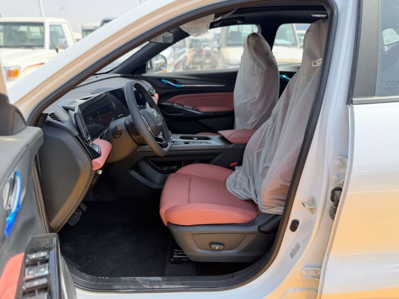 2025 Changan X5 Plus 1.5-liter turbocharged 4-cylinder Engine White Red SUV Chinese Specs