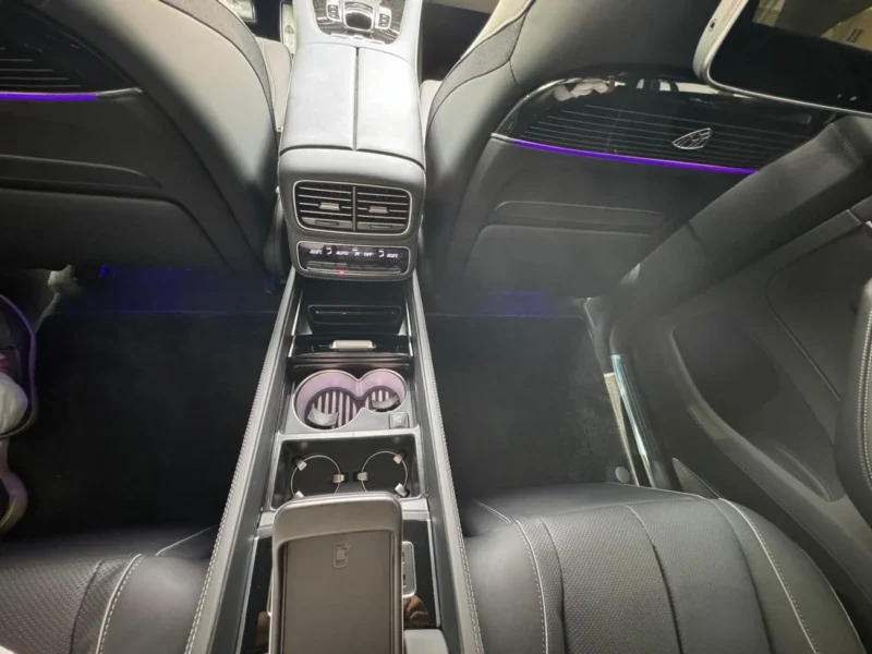 2024 Mercedes Maybach GLS600 4.0-liter Twin-turbocharged V8 Engine White Black SUV