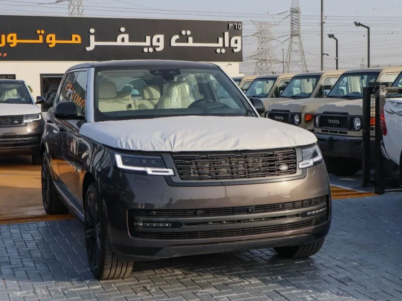 2026 Land Rover Range Rover HSE P400 3.0L Inline 6-Cylinder Turbocharged Brown White SUV