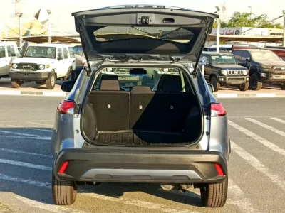 2022 Toyota Corolla Cross LE 2.0L 4-cylinder Petrol Engine Blue Black SUV US Specs