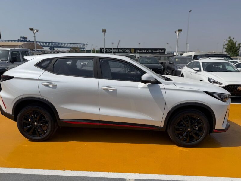 2025 Changan X5 Plus 1.5-liter turbocharged 4-cylinder Engine White Red SUV Chinese Specs