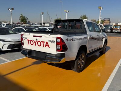 2026 Toyota Hilux SR5 S-GLX 2.8 Litres 4 Cylinders Diesel Engine White Red Pickup Truck GCC