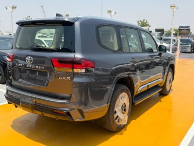 2026 Toyota Land Cruiser GXR 3.5L 6 Cylinders Twin Turbo Hybrid Engine Grey Beige SUV GCC