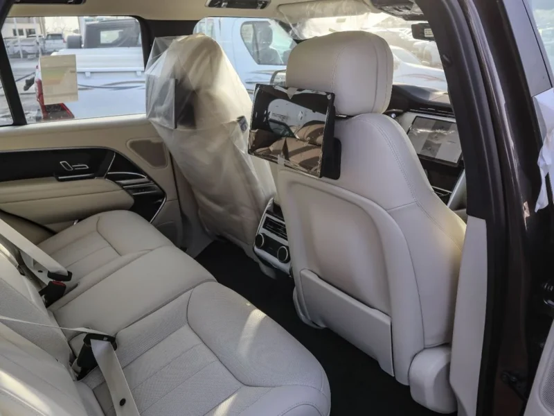 2026 Land Rover Range Rover HSE P400 3.0L Inline 6-Cylinder Turbocharged Brown White SUV