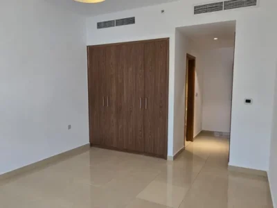 1,641 sqft Centurion Residence Superb 2 Bed + Maid | DIP | 2Balconies | Car Parking | Vacant
