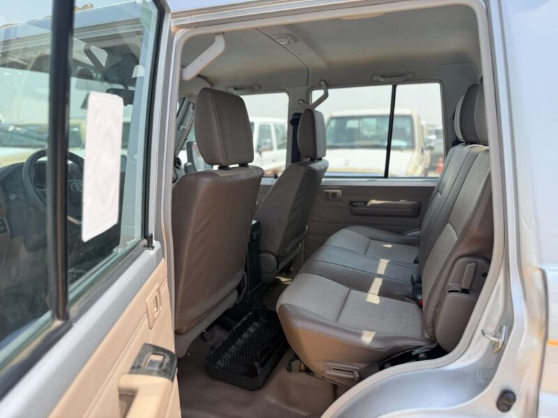 2024 Toyota Land Cruiser 79 4.0 Litres V6 Petrol Engine Silver Grey Pickup Truck Automatic DC