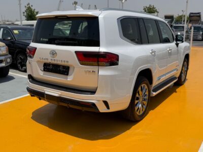 2026 Toyota Land Cruiser VXR 3.5L 6 Cylinders Twin Turbo Petrol Engine White Red SUV GCC