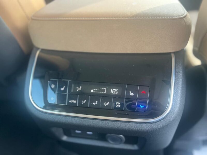 2026 Infiniti QX80 SENSORY BENCH CHAIRS 3.5 Litres 6 Cylinders Petrol Engine White Tan SUV