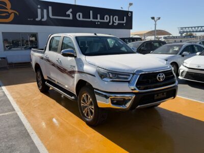 2026 Toyota Hilux SR5 S-GLX 2.8 Litres 4 Cylinders Diesel Engine White Red Pickup Truck GCC