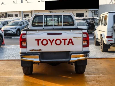 2026 Toyota Hilux DC 2.7 L 4-cylinder Petrol Dual VVT-i Engine White Red Pickup Truck GCC