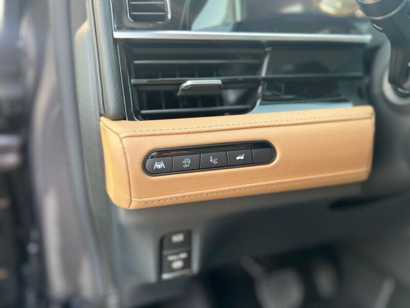 2026 Infiniti QX80 SENSORY BENCH CHAIRS 3.5 Litres 6 Cylinders Petrol Engine Black Tan SUV