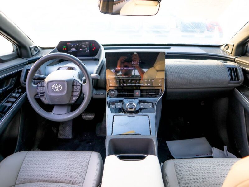 2024 Toyota bZ4X PRO Dual Electric Motor Silver White SUV Full Option Chinese Specs
