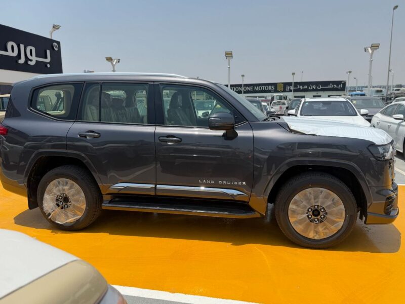 2026 Toyota Land Cruiser GXR 3.5L 6 Cylinders Twin Turbo Hybrid Engine Grey Beige SUV GCC