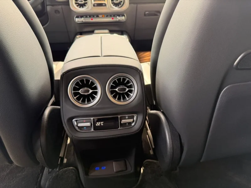 2025 Mercedes Benz G63 AMG STD NIGHT PACKAGE 4.0L V8 Engine White Black SUV