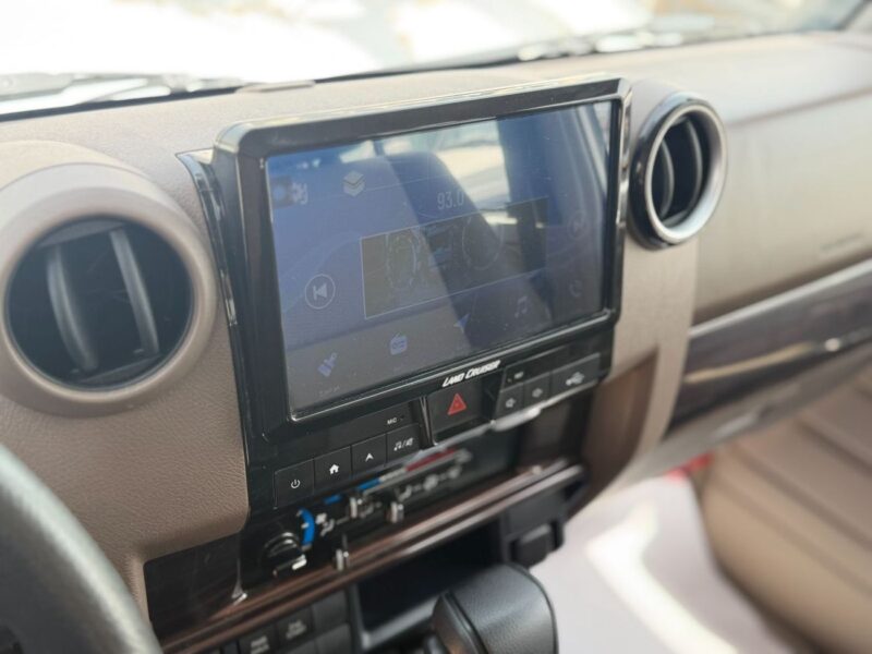 2024 Toyota Land Cruiser 79 4.0 Litres V6 Petrol Engine Silver Grey Pickup Truck Automatic DC