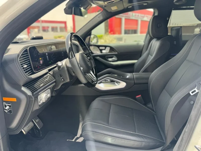 2024 Mercedes Maybach GLS600 4.0-liter Twin-turbocharged V8 Engine White Black SUV