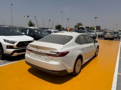 2026 Toyota Camry GLE Hybrid 2.5 Litres 4-cylinder Engine White Beige Sedan GCC Specs Automatic