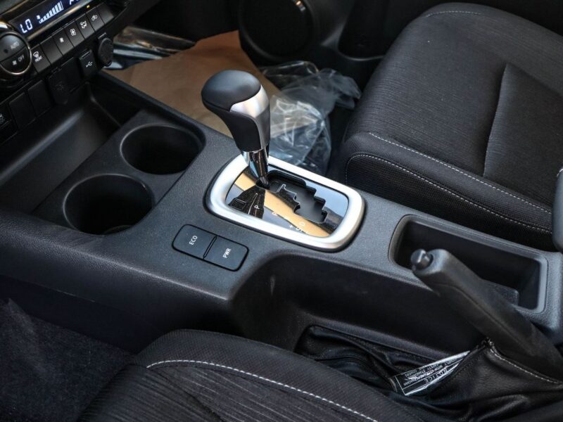 2026 Toyota Hilux DC MT 2.7 L 4-cylinder Petrol Dual VVT-i Engine Black Pickup Truck GCC
