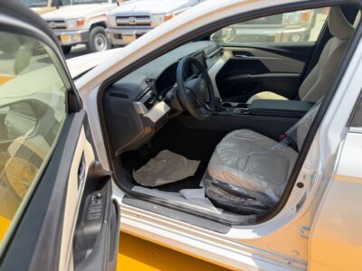 2026 Toyota Camry GLE Hybrid 2.5 Litres 4-cylinder Engine White Beige Sedan GCC Specs Automatic