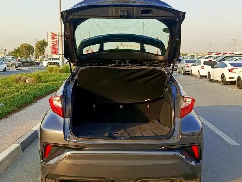 2018 Toyota C-HR XLE Premium 2.0L 4-Cylinder Petrol Engine Grey Black SUV US Specs