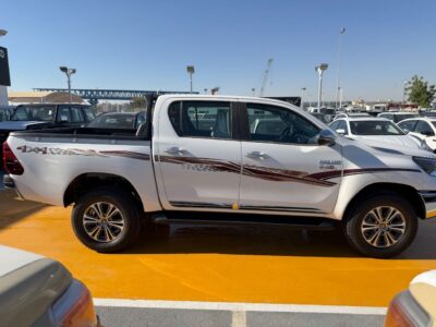 2026 Toyota Hilux SR5 S-GLX 2.8 Litres 4 Cylinders Diesel Engine White Red Pickup Truck GCC
