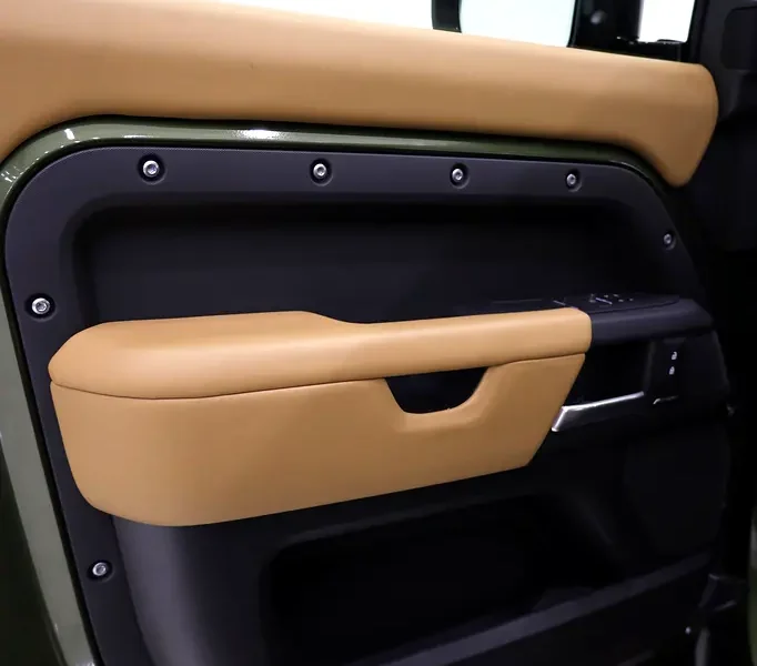 2026 Land Rover Defender 90 SE P30 4 Cylinders Engine Green Tan SUV Luxury Off-Roader