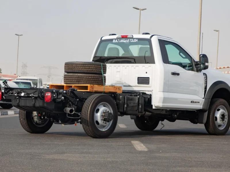 2024 Ford F550 XL Super Duty 145 WB Chassis Cab 6.7L Turbo Diesel V8 White Black Pickup