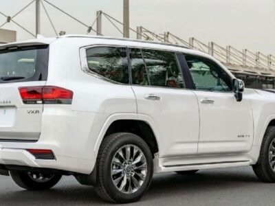 2026 Toyota Land Cruiser VXR 3.5 Litres 6 Cylinder Petrol Engine White Red GCC Specs