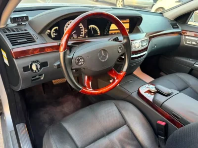 2008 Mercedes-Benz S-Class S 500 8 Cylinders Petrol Engine Silver Black Sedan Japanese Specs