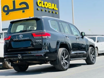 2022 Toyota Land Cruiser GXR 4.0 Litres 6 Cylinders Petrol Engine Black Beige SUV GCC Specs