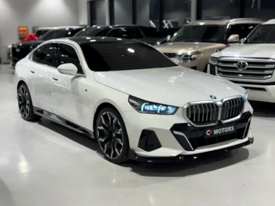 2024 BMW 5-Series 520i M Sport 4 Cylinders Petrol Engine White Black Sedan Korean Specs