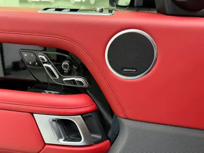 2019 Land Rover Range Rover Vogue SE 8 Cylinders Petrol Engine Black Red SUV GCC Specs