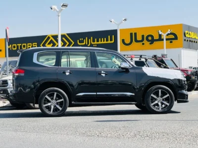 2022 Toyota Land Cruiser GXR 4.0 Litres 6 Cylinders Petrol Engine Black Beige SUV GCC Specs