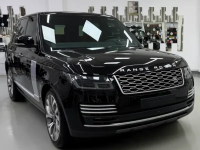 2019 Land Rover Range Rover Vogue SE 8 Cylinders Petrol Engine Black Red SUV GCC Specs