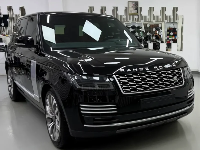 2019 Land Rover Range Rover Vogue SE 8 Cylinders Petrol Engine Black Red SUV GCC Specs