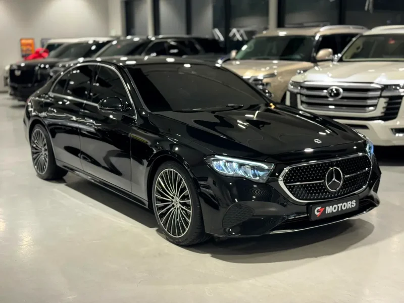2025 Mercedes-Benz E-Class E 200 4 Cylinders Petrol Engine Black White Sedan Korean Specs