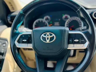 2022 Toyota Land Cruiser GXR 4.0 Litres 6 Cylinders Petrol Engine Black Beige SUV GCC Specs