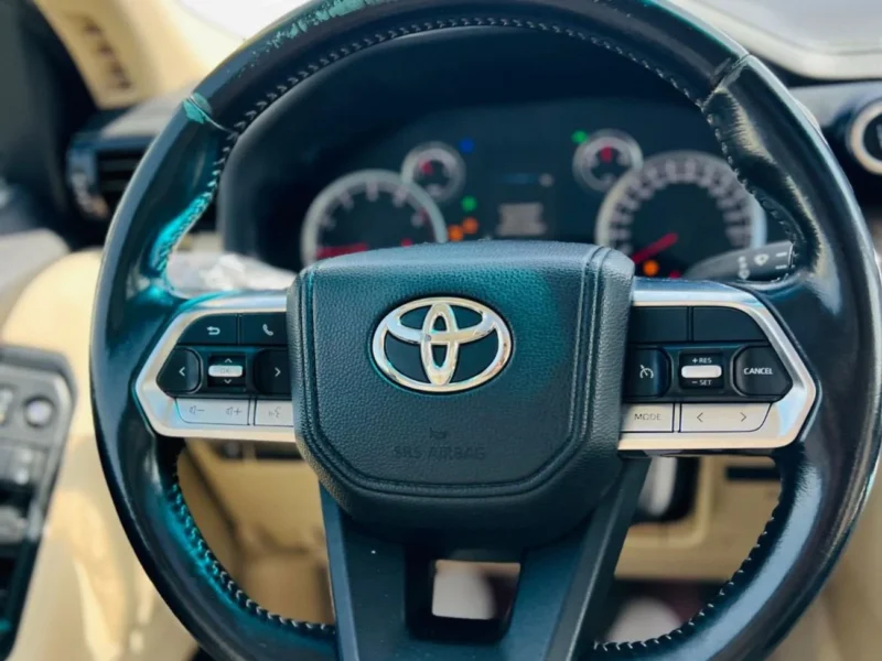 2022 Toyota Land Cruiser GXR 4.0 Litres 6 Cylinders Petrol Engine Black Beige SUV GCC Specs