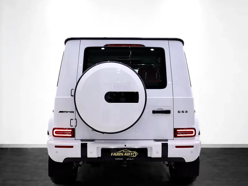 2026 Mercedes-Benz G-Class G 63 AMG 4.0L V8 Biturbo White Red SUV GCC CARBON INTERIOR