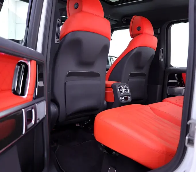 2026 Mercedes-Benz G-Class G 63 AMG 4.0L V8 Biturbo White Red SUV GCC CARBON INTERIOR