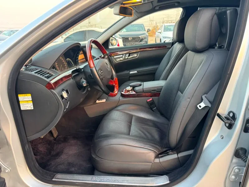 2008 Mercedes-Benz S-Class S 500 8 Cylinders Petrol Engine Silver Black Sedan Japanese Specs