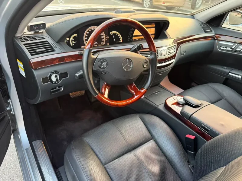 2008 Mercedes-Benz S-Class S 500 8 Cylinders Petrol Engine Silver Black Sedan Japanese Specs