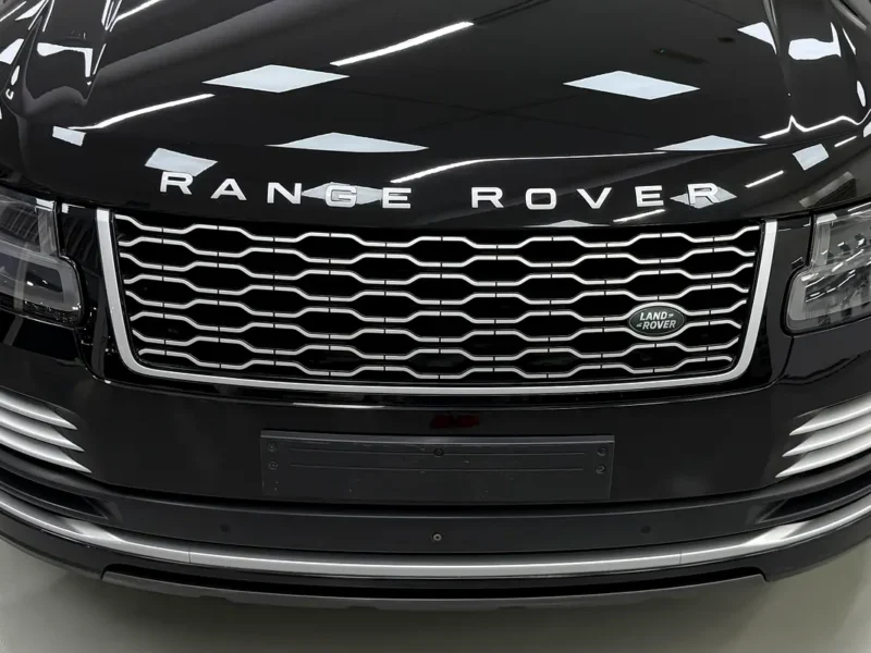 2019 Land Rover Range Rover Vogue SE 8 Cylinders Petrol Engine Black Red SUV GCC Specs